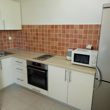 Ana Apartment Sreser
